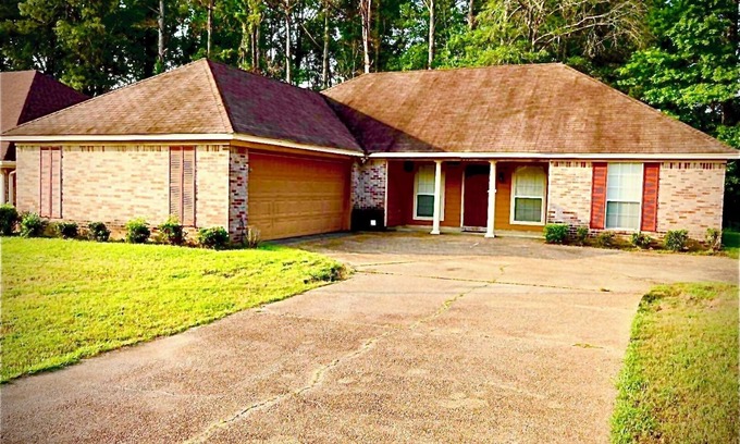Terry House | Inviting Retreat Near Byram, MS with Hot Tub & Family Fun