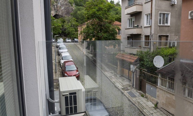 Plovdiv Center Apartment | Charming Retreat Steps from Aliosha in Plovdiv's Heart