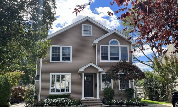 Spring Lake Heights House | Delightful Retreat Near the Beach with Ocean Views
