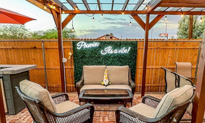 Downtown Phoenix House | Ideal Retreat w/Yard & Outdoor Kitchen Near Downtown