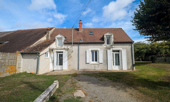 Reuilly Cottage | Cozy Gite Reuilly: Ideal for Couples with Great Amenities