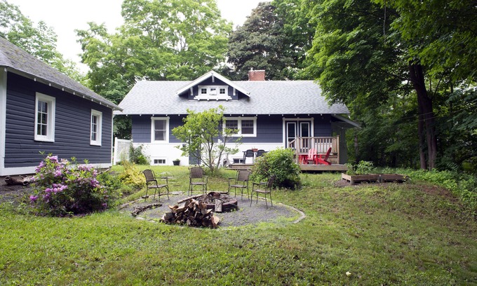 Kentville House | Tranquil Retreat with Spa and Hot Tub in Annapolis Valley