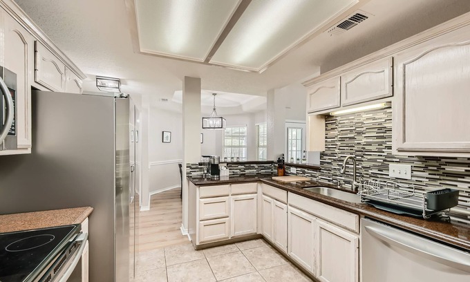 Georgetown House | Inviting Home with Pool & Backyard - Explore Austin Metro