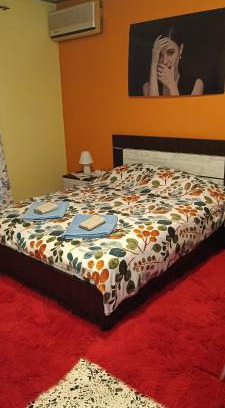 Vrahati Apartment | Charming Oceanfront Retreat with Breakfast & Pet-Friendly Perks
