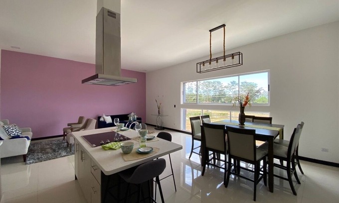 San Antonio de Belen House | Convenient Home Near Juan Santamaría Airport, Rated 10/10