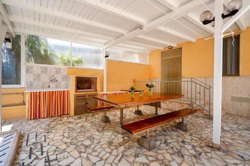 Torre Canne Apartment | Oceanfront Getaway: 10/10 Rated House Near the Beach