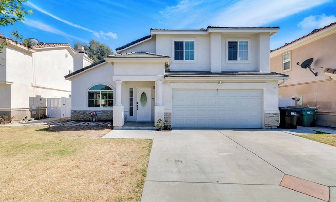 Chino House | Inviting House in Gated Community, Ideal for Families