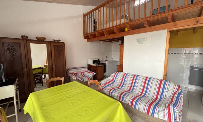 Saint-Mathurin Apartment | Cozy Villa Saint-Mathurin Studio for Two with Spa Access