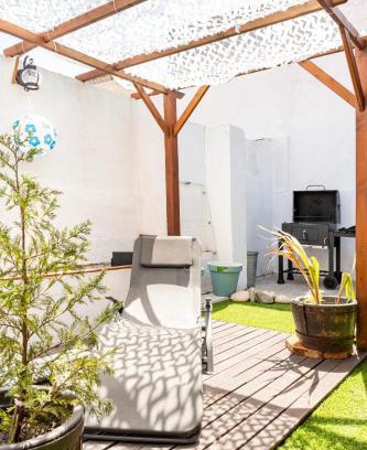 Beato House | Pet-Friendly Cozy Haven Retreat with Ocean Views