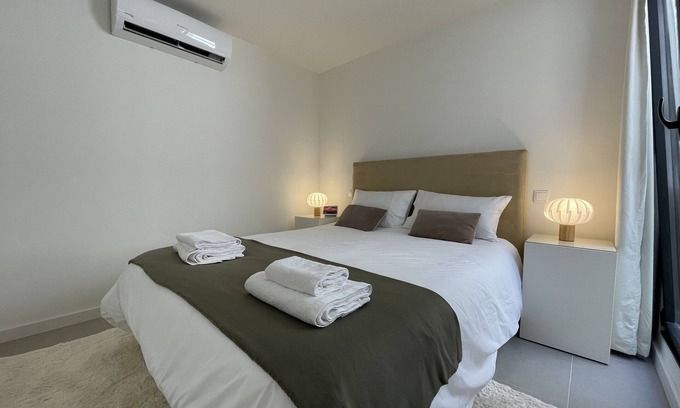 Vilarinha House | Charming Retreat Near Porto City Park and Matosinhos Beach