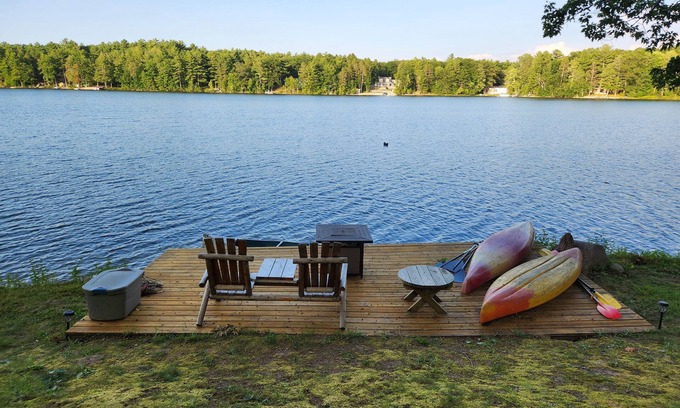 Mayfield House | Top-Rated Retreat: Cozy House on High Lake with Pool