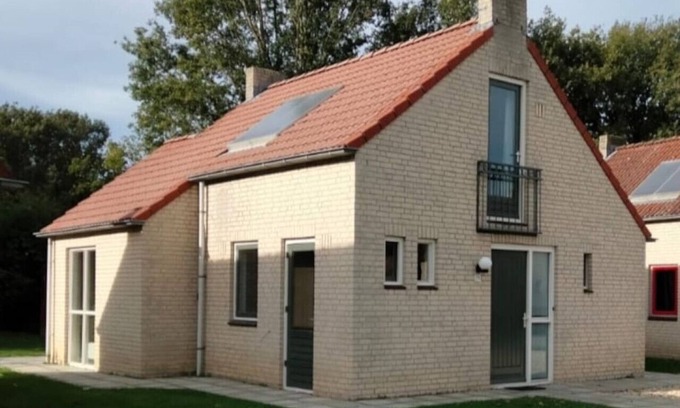 Ewijk House | Cozy house on park, workers not allowed!