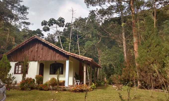 Nova Friburgo House | Inviting Mountain Retreat: Pet-Friendly Getaway Awaits