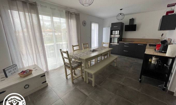 Saint-Reverend Cottage | Comfortable Gite Saint-Révérend with Spa & Family Amenities