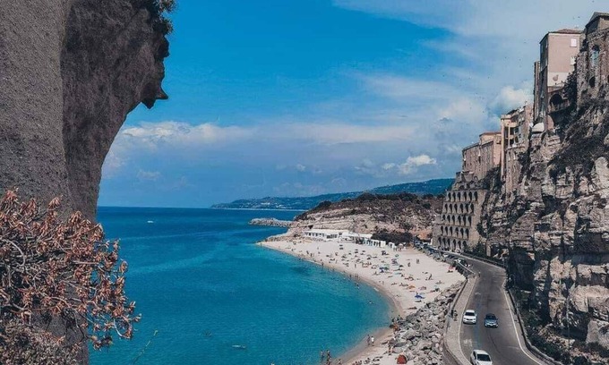 Brattiro House | Charming Retreat with Garden Close to Tropea