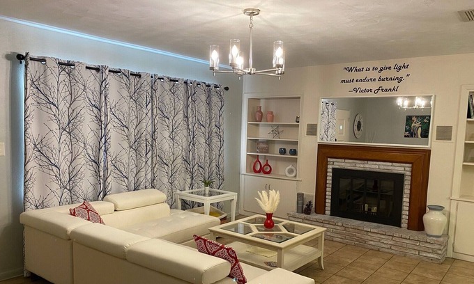 Ridge Manor House | Cozy House with Large Backyard—3 miles from I-75!