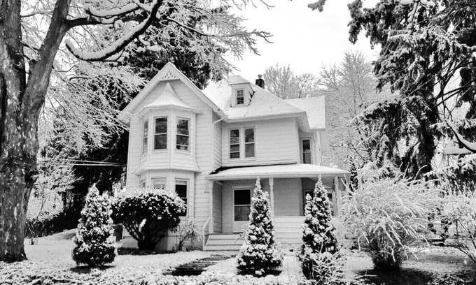 Clintondale House | Inviting Hudson Valley 1880 Carriage House with Fireplace