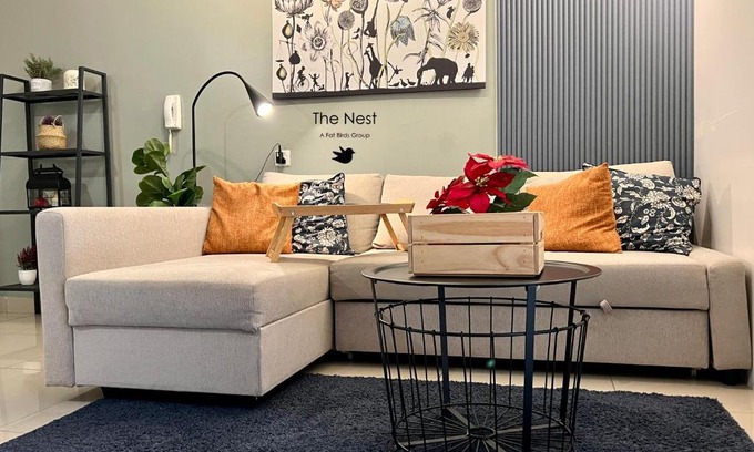 Cyberjaya Apartment | Charming Hyve Soho Suites: Poolside Bliss for Families