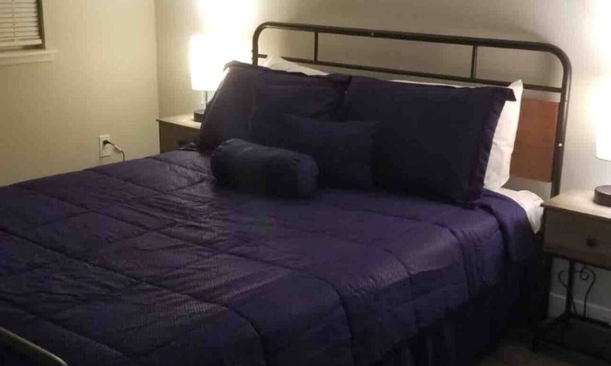 Olympia Apartment | Welcoming Retreat in Lacey with Spa and Hot Tub Amenities
