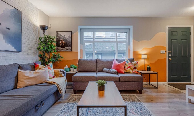 Downtown Eastside Villa | Stylish 2BR Townhouse with Ocean View, Steps from Downtown