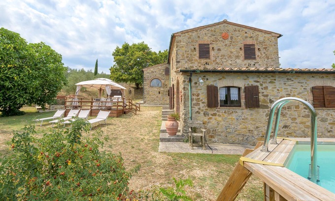 Castelnuovo di Val di Cecina House | Cozy home in Castelnuovo Val di Cecina