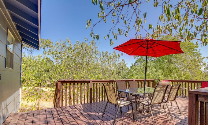 Jonestown House | Cozy Jonestown Home < 1 Mile From Lake Travis!