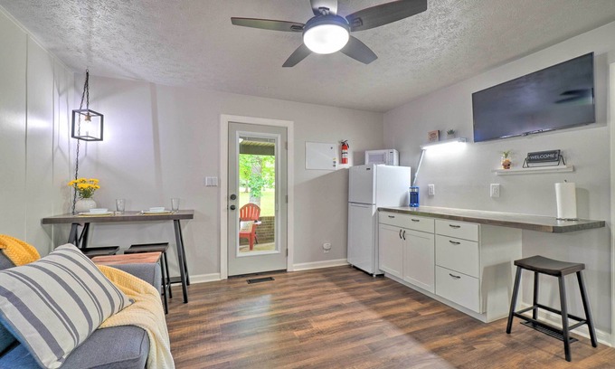 Knoxville Apartment | Inviting Knoxville Apartment with Spa & Breakfast Near Downtown