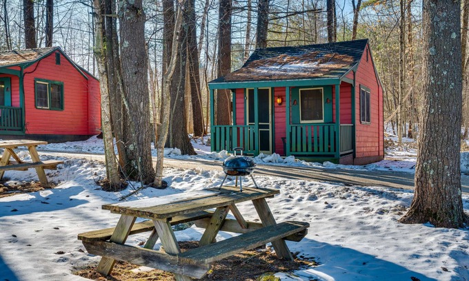 Weirs Beach Apartment | Inviting Laconia Studio Cabin Steps from Lake Winnipesaukee