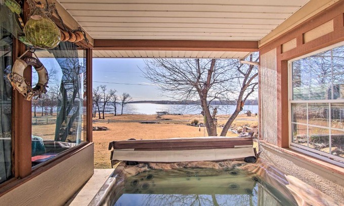 Eufaula House | Inviting Lake Eufaula Retreat with Hot Tub & Fire Pit