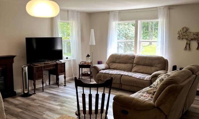 North Lake George Cabin | Inviting Lake George Cabin: Swim, Ski & Enjoy Family Amenities