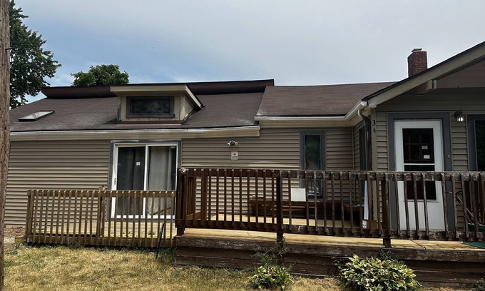 Portage Lakes House | Idyllic Lake House: Family-Friendly Retreat Steps from Water