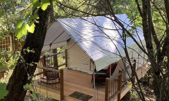 Hayden Cabin | Delightful Lake Place Getaway with Spa & Ocean Views