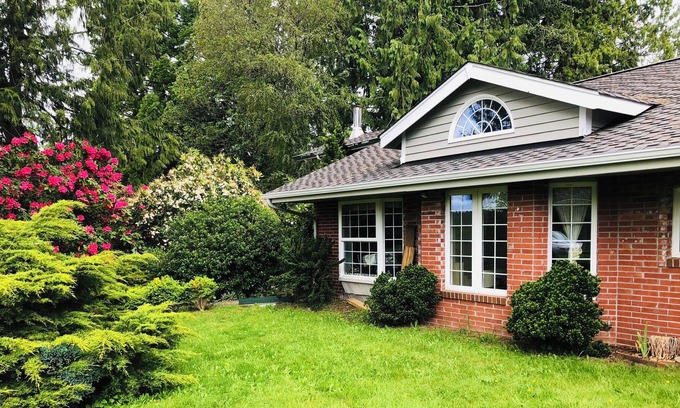 Artondale Apartment | Inviting Lakehouse Apartment: Steps to Waterfront Bliss