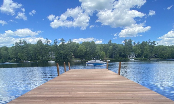 Sunapee House | Idyllic Lakeside Retreat Near Mt. Sunapee with Top Reviews