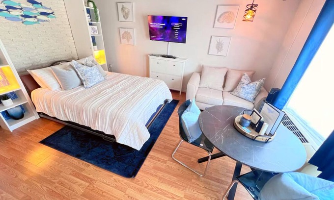 Conway Condo | Charming Lakeside Studio Condo with Private Boat Dock