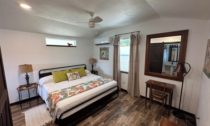 Afton Cabin | Inviting Lakeview Cabin with Boat Parking, Ideal for Families