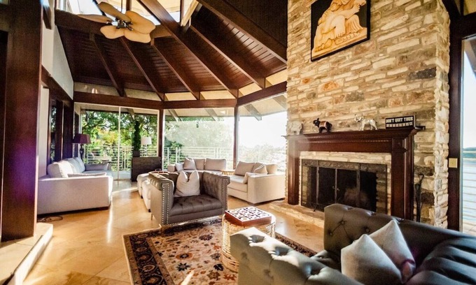 Lakeway House | Waterfront Home with Dock, Pool & Spa - Rated 9.2/10