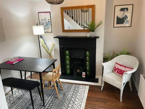 Lewes House | Pet-Friendly Cozy Town House for Your Perfect Getaway