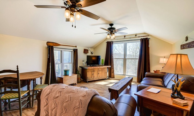 Sharon Grove Apartment | Inviting Lewisburg Getaway with Deck and Lake Access