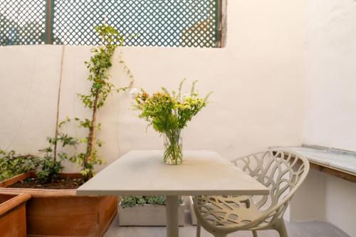 Merces Apartment | Cozy Lisbon Flat with Terrace