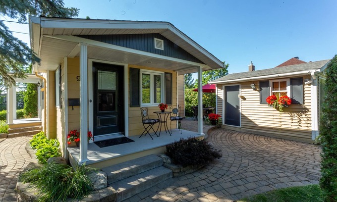 Mont-St-Hilaire House | Charming House Near Montreal with Spa and Ocean Views