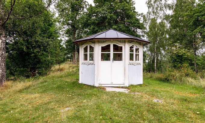 Burseryd House | Charming Cottage Retreat in Småland by the Lake
