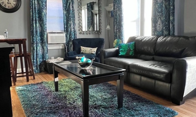 Dubuque House | Charming Getaway with Kitchen in the Heart of the City