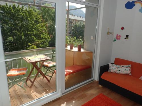 Jesenice Apartment | Charming Retreat in Bled Region - Pet Friendly Escape