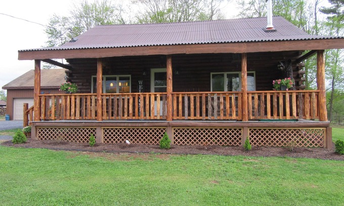Meredith Cabin | Perfect 3 Bedroom Cabin with Spa near Cooperstown