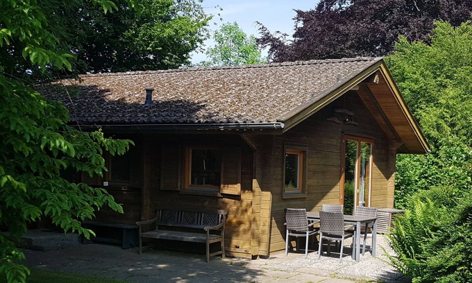 Steinberg House | Discover Ferienhaus Ströh: Historic Log Cabin Retreat
