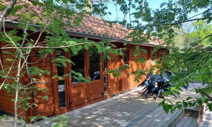 Epe Cabin | Cozy log cabin on a large and green plot @ Veluwe.