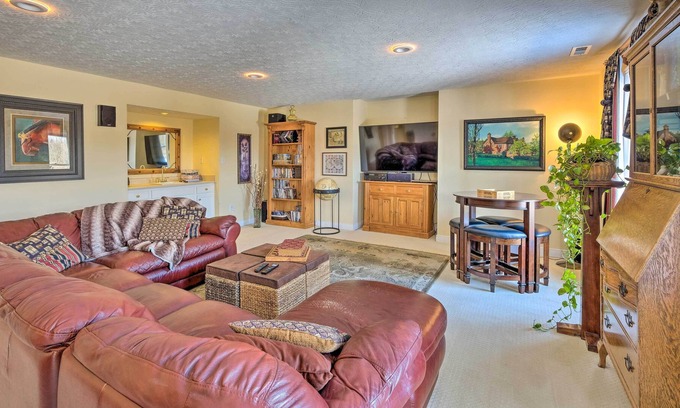 Crestwood Apartment | Cozy Louisville Apt w/ Patio, Fire Pit & Game Room