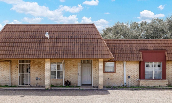 McAllen Condo | Inviting 2 Bedroom Retreat with Pool and Family-Friendly Perks