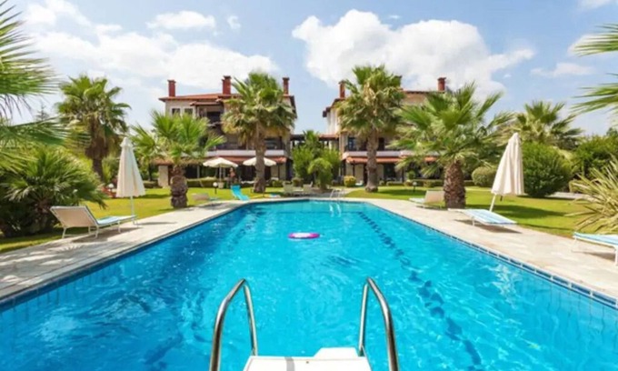 Kriopigi House | Inviting Pool House with Ocean Views in Kriopigi